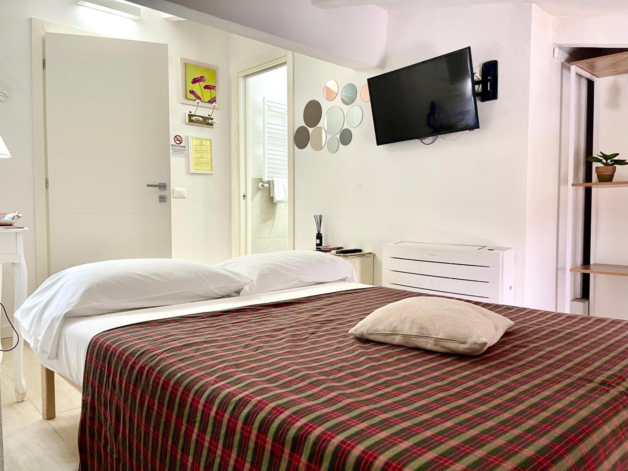Dimora Di Charme Rooms & Apartments Peschiera del Garda Bagian luar foto