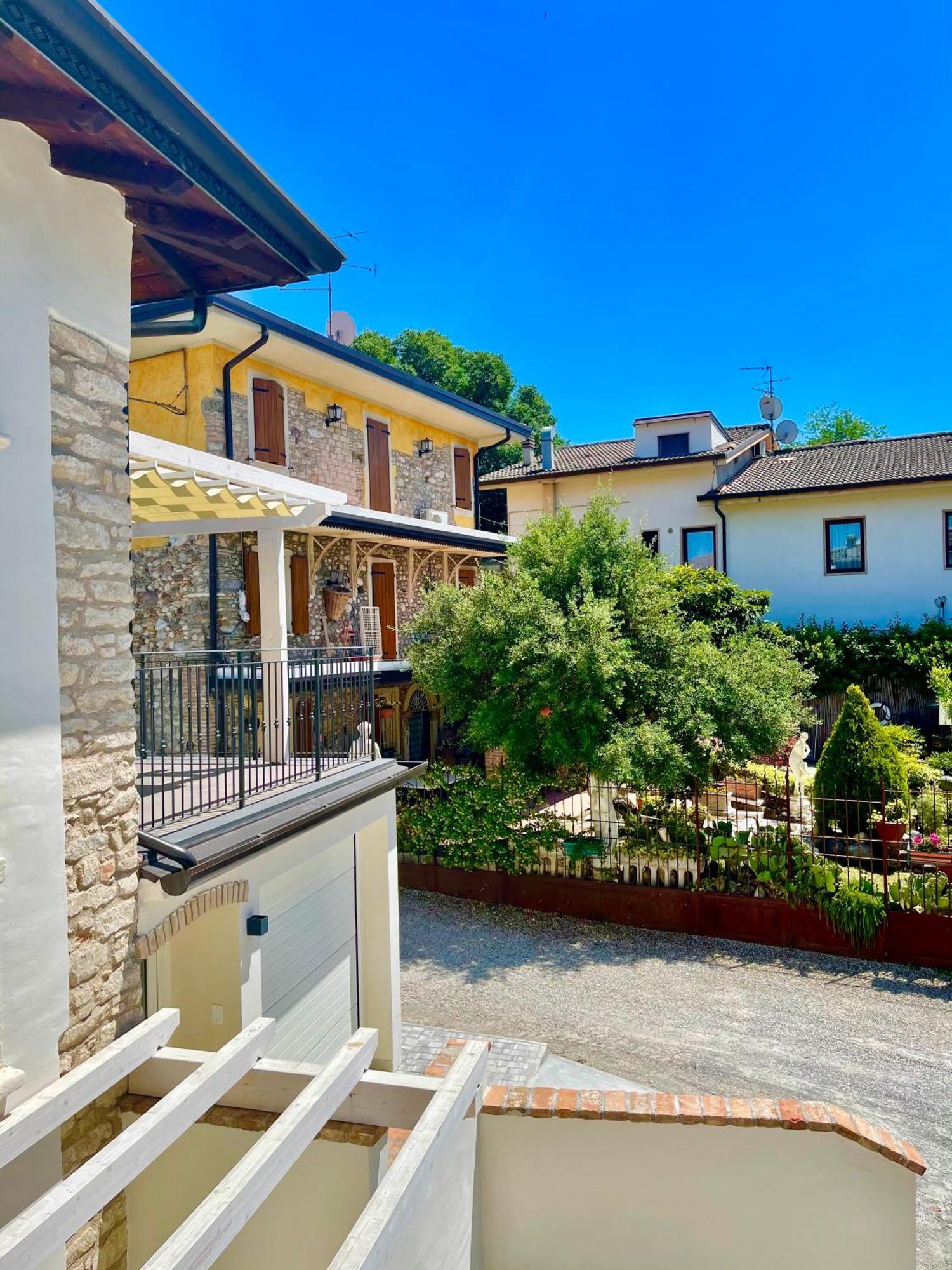 Dimora Di Charme Rooms & Apartments Peschiera del Garda Bagian luar foto